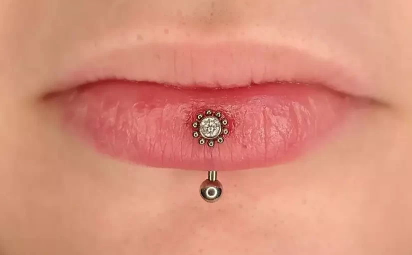 vertical labret