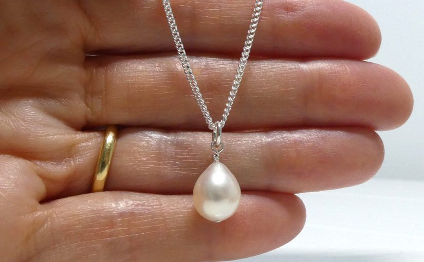 pearl pendant