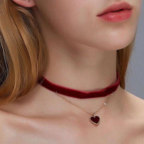 red choker