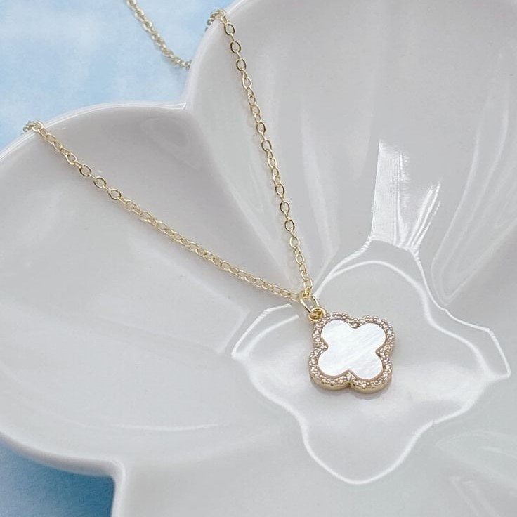 mother of pearl clover necklace